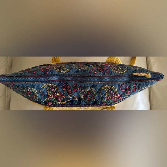 C&F Home Sunbright Quilted Floral Tote Bag - Picture 9 of 10